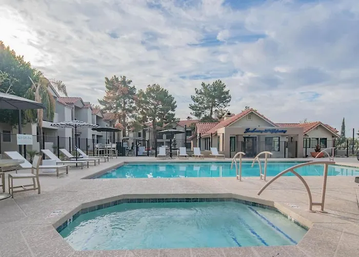 Stylish Getaway | Pool, Spa & Relaxing Balcony * Scottsdale