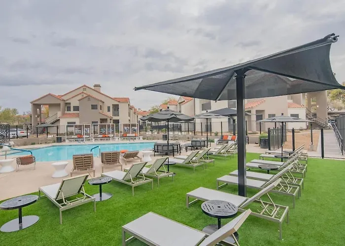 Stylish Getaway | Pool, Spa & Relaxing Balcony