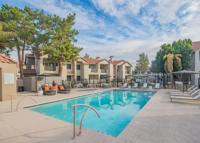 Stylish Getaway | Pool, Spa & Relaxing Balcony Apartment